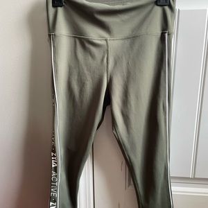 Zyia Cropped leggings
